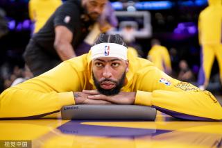 豪在接受采 豪在接受采