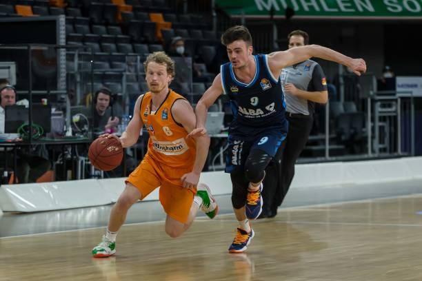 纪录并朝着 纪录并朝着