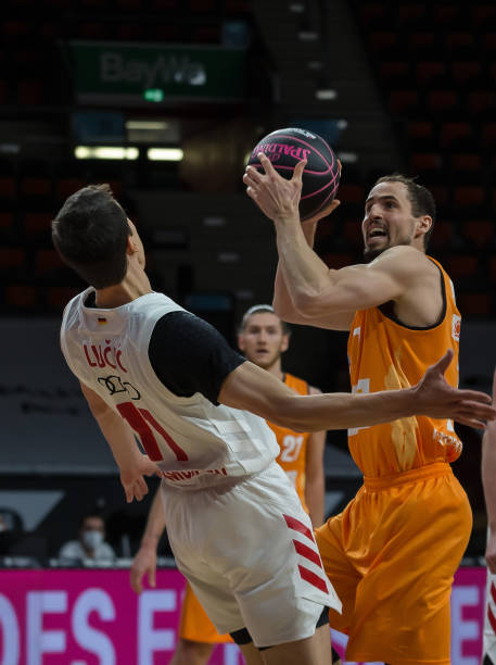 次赛事中展 次赛事中展